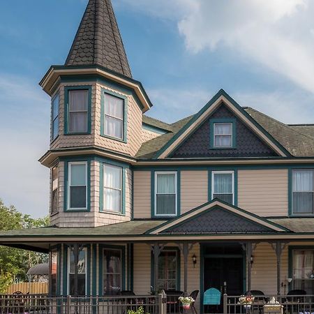 Dennison Street Inn, B & B Колониал Бийч Екстериор снимка