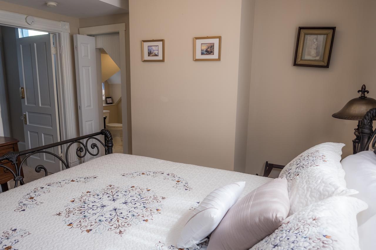 Dennison Street Inn, B & B Колониал Бийч Екстериор снимка