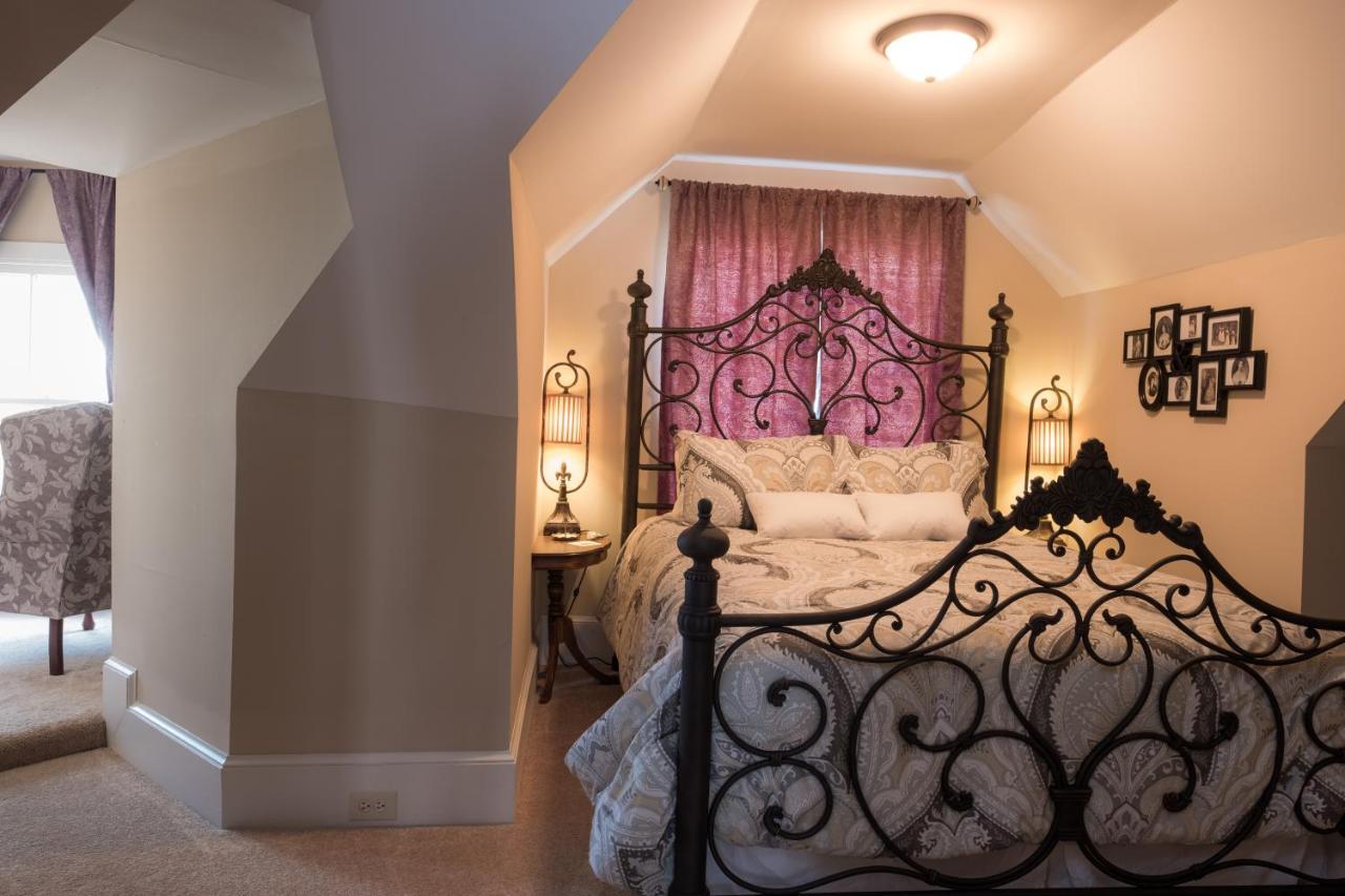 Dennison Street Inn, B & B Колониал Бийч Екстериор снимка